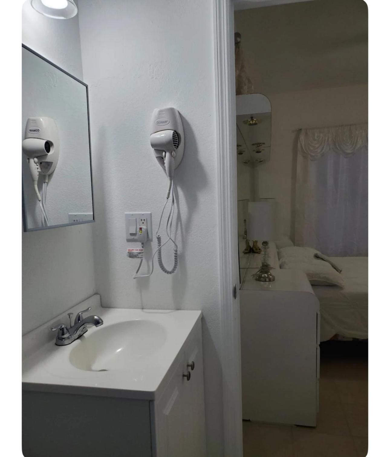 B1 Best Value On Private Bedroom With Private Bathroom In Little Havana, מיאמי מראה חיצוני תמונה