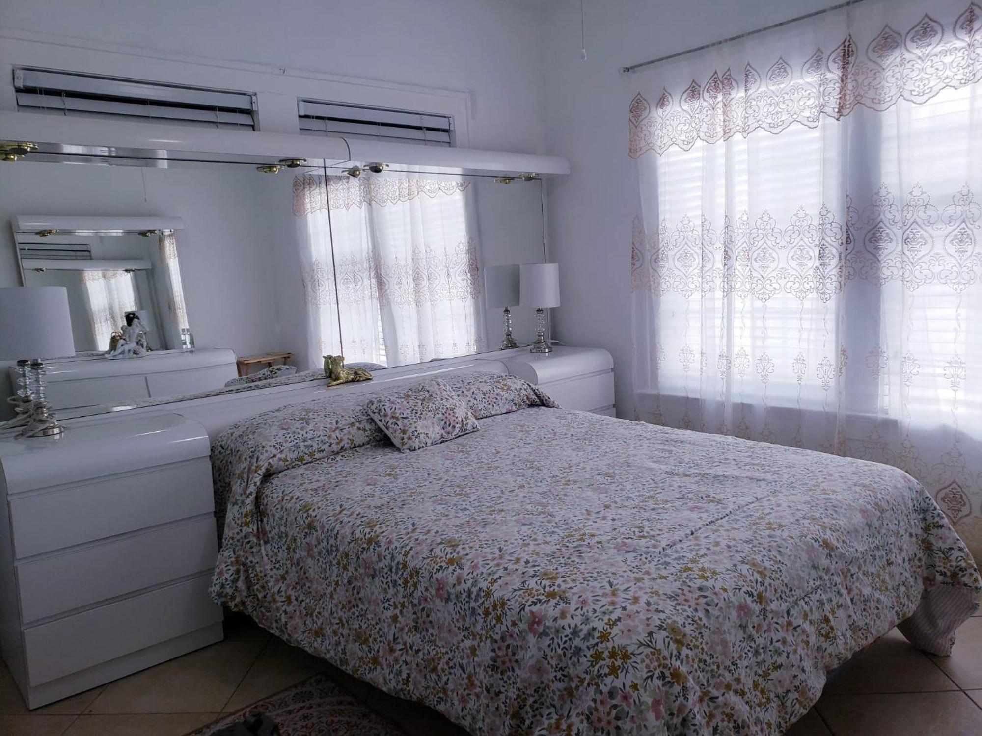 B1 Best Value On Private Bedroom With Private Bathroom In Little Havana, מיאמי מראה חיצוני תמונה